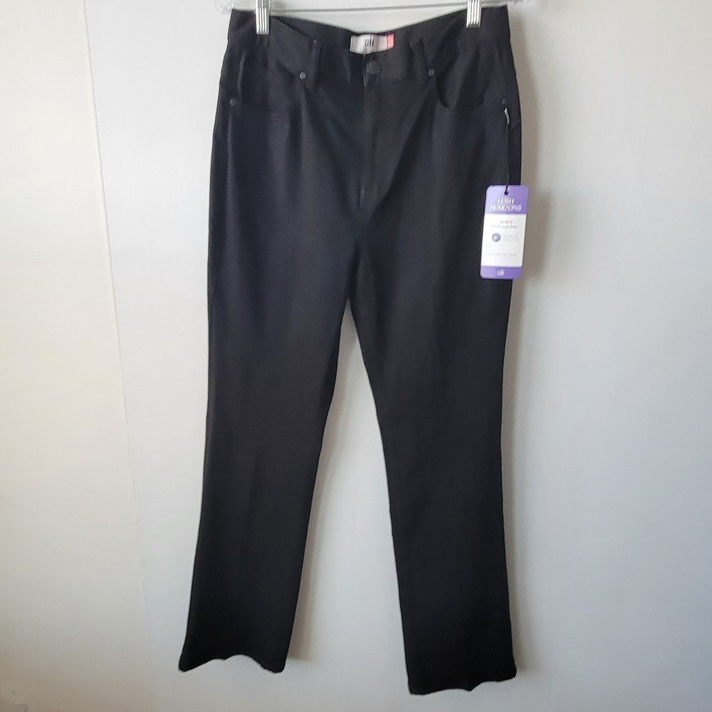 CAbi women's 5th Avenue Jean size 8 high‎ rise 326R Color-Black